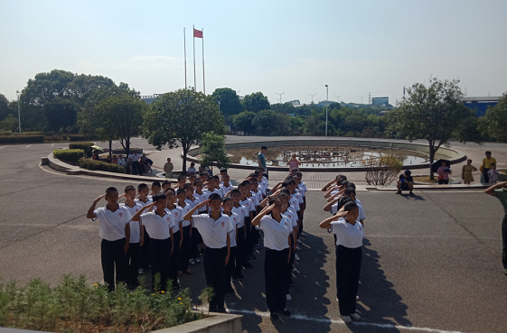 衡陽市蒸湘區(qū)仁愛實(shí)驗(yàn)中學(xué)|衡陽全日制|全寄宿|全封閉|半月假制初級中學(xué)